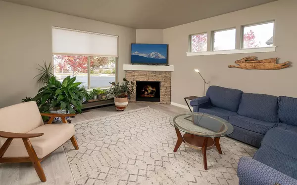 Redmond, OR 97756,3876 Coyote LN