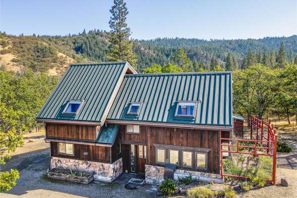 175 Beacon Hill LN, Ashland, OR 97520