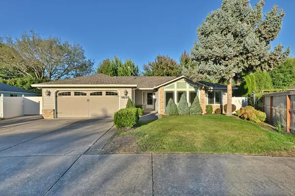 Medford, OR 97504,1838 Cascadia CIR