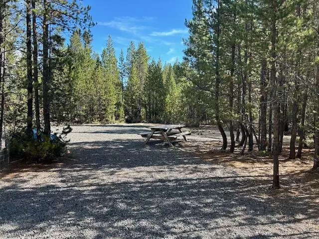 Crescent Lake, OR 97733,9 Surveyor RD