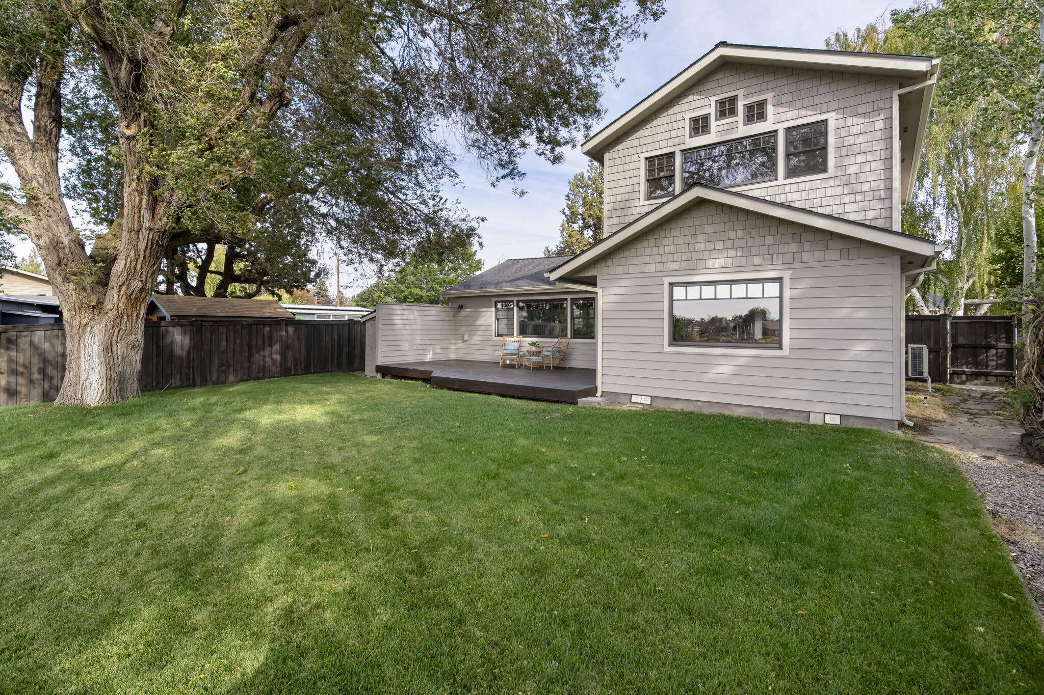 637 Canyon DR,  Redmond,  OR 97756