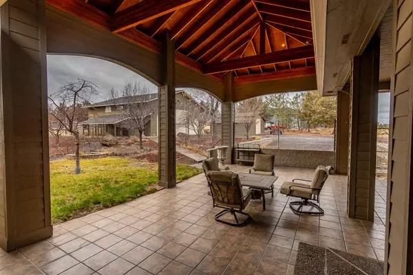 60895 Jennings RD, Bend, OR 97702