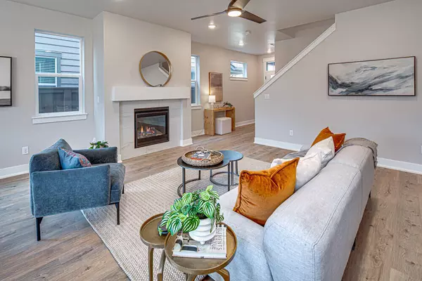 Bend, OR 97702,60948 Apollo PL