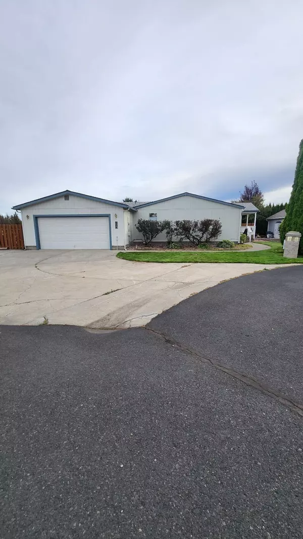 Redmond, OR 97756,854 Cheyenne DR