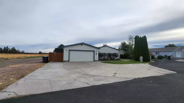 854 Cheyenne DR, Redmond, OR 97756