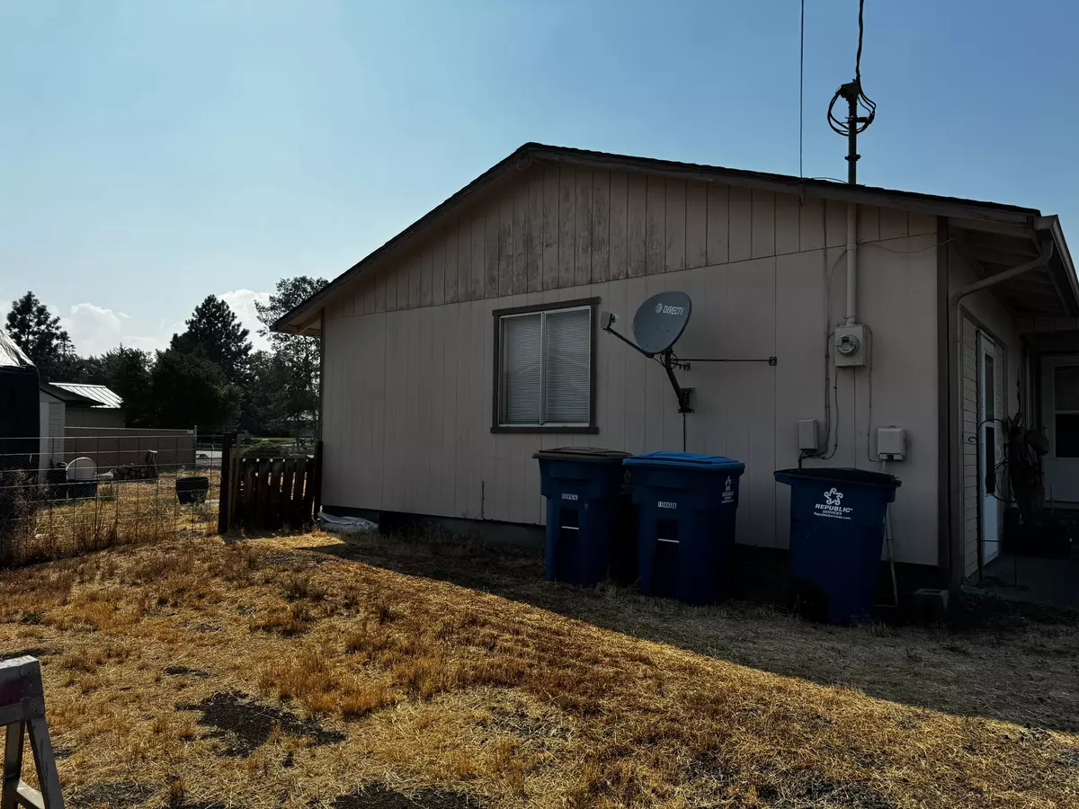 Redmond, OR 97756,2910 Windrow CT