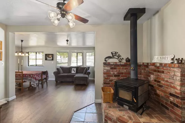 Grants Pass, OR 97527,333 Moonbeam LN