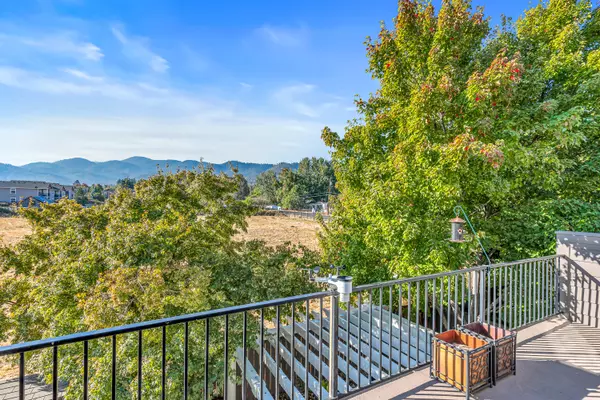 Ashland, OR 97520,2216 Dollarhide WAY