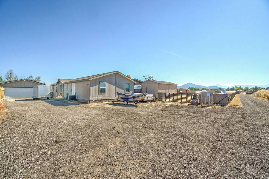 352 Dutton RD, Eagle Point, OR 97524