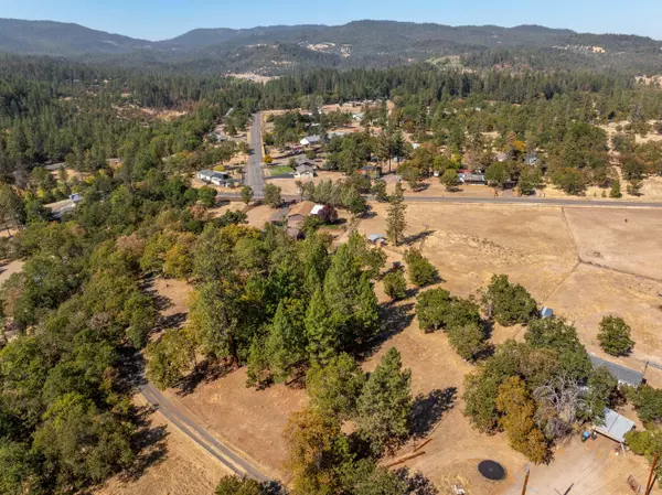 Eagle Point, OR 97524,6100 Rogue River DR