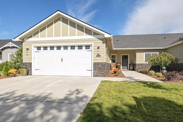 209 Skyhawk DR, Eagle Point, OR 97524