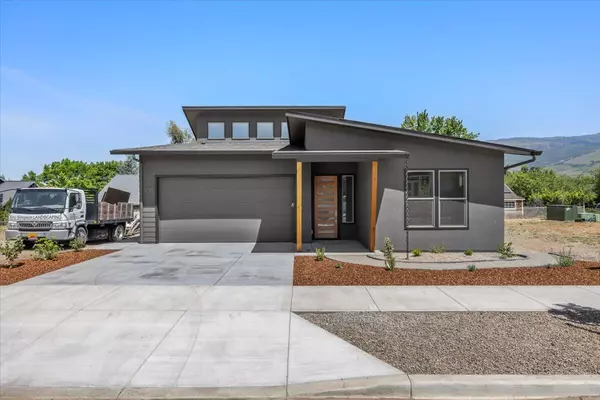 Ashland, OR 97520,933 Bellview AVE #2
