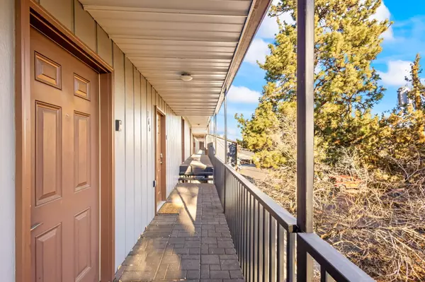 Bend, OR 97703,1565 Wall ST #164-165