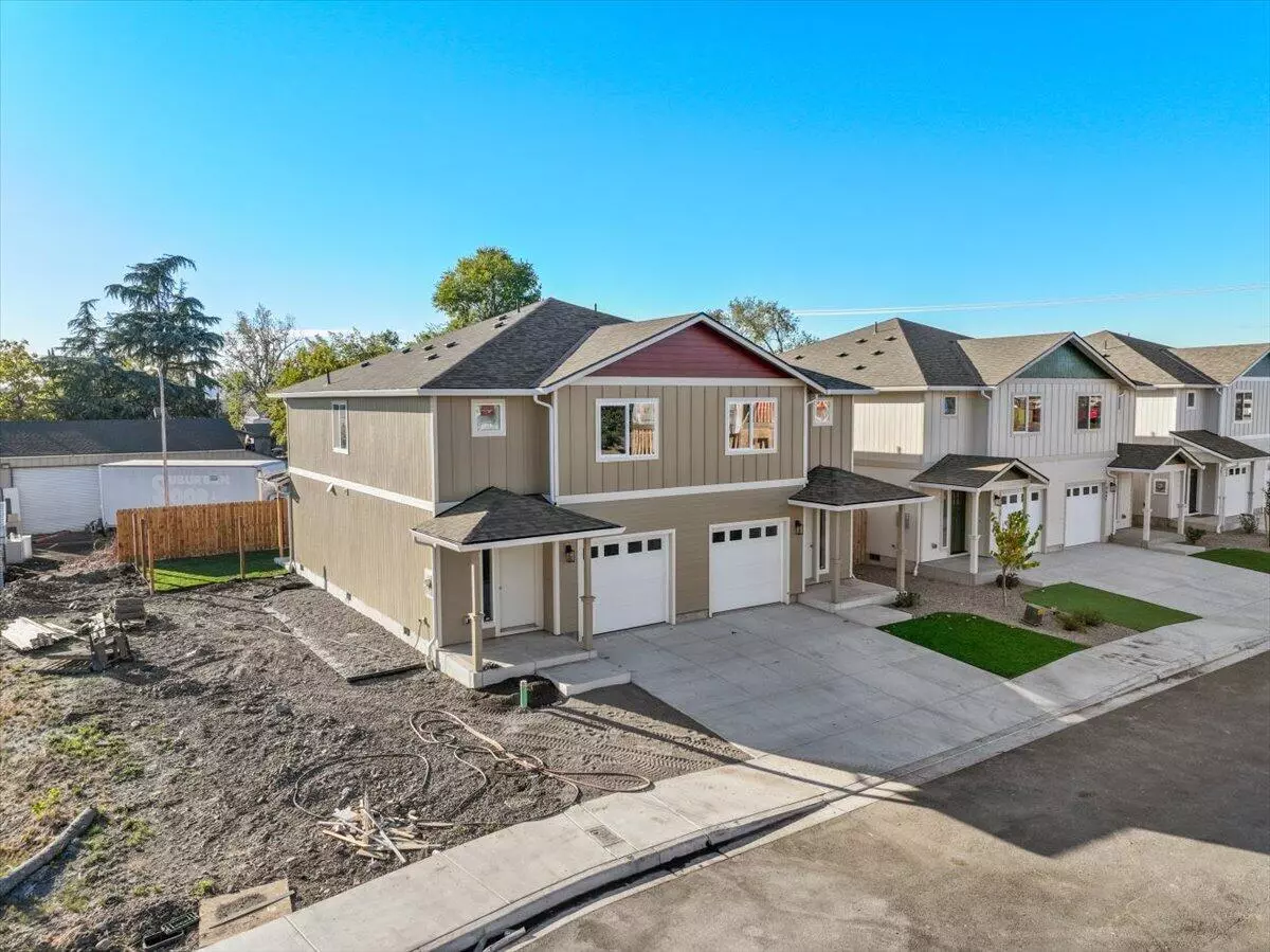 White City, OR 97503,7433 Denman CT