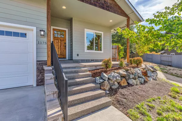 Grants Pass, OR 97526,1175 Bonny Doon LN