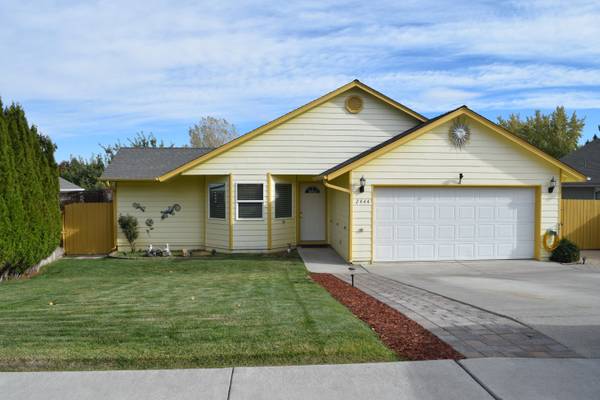 2444 33rd ST, Redmond, OR 97756