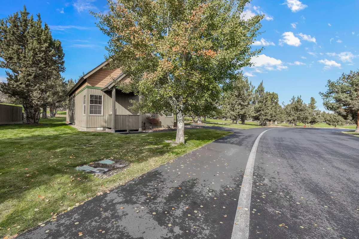 Redmond, OR 97756,1555 Cinnamon Teal DR