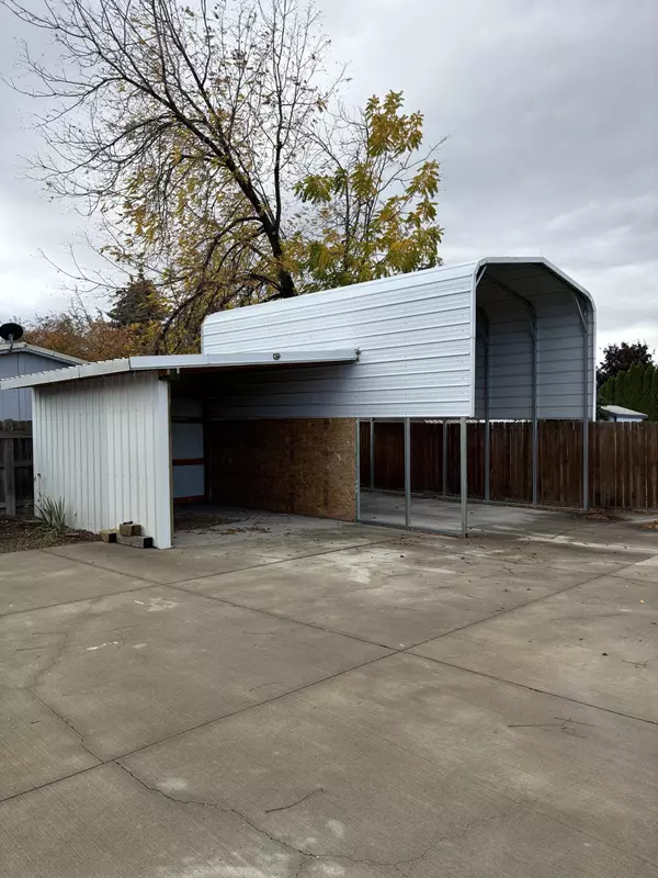 Redmond, OR 97756,1740 Fir AVE