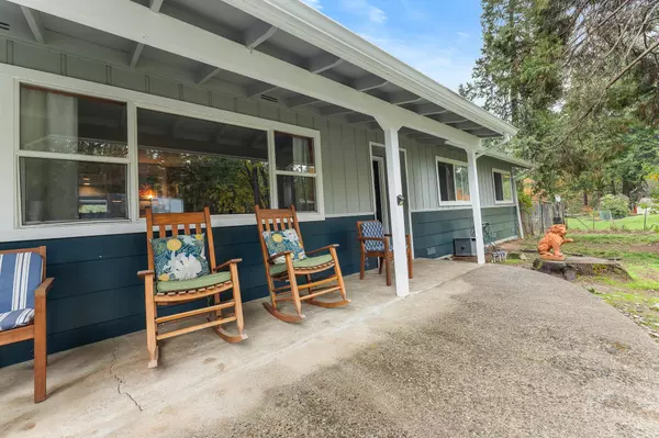 Grants Pass, OR 97526,2020 Robertson Bridge RD