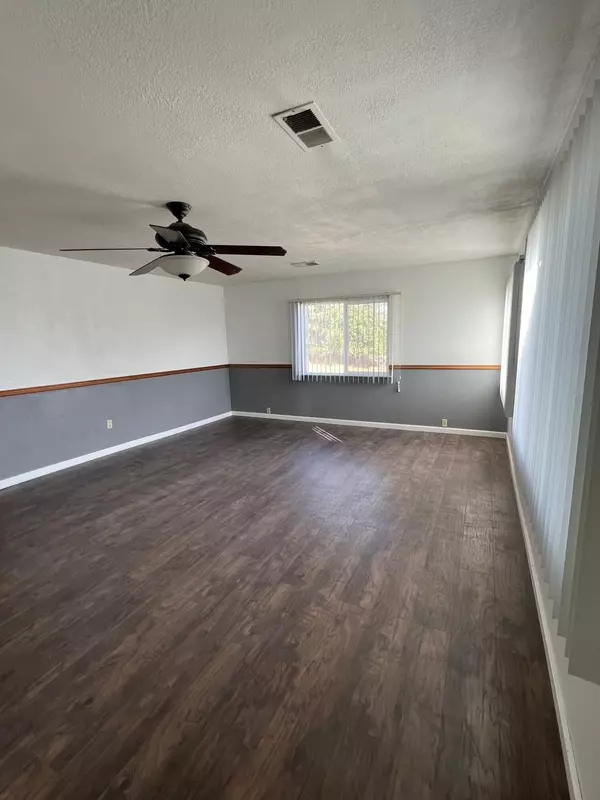 Klamath Falls, OR 97601,2348 Greensprings DR