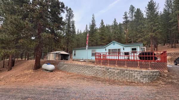 9777 Old Fort RD, Klamath Falls, OR 97601