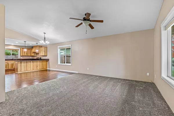 Grants Pass, OR 97527,2247 Gayle WAY