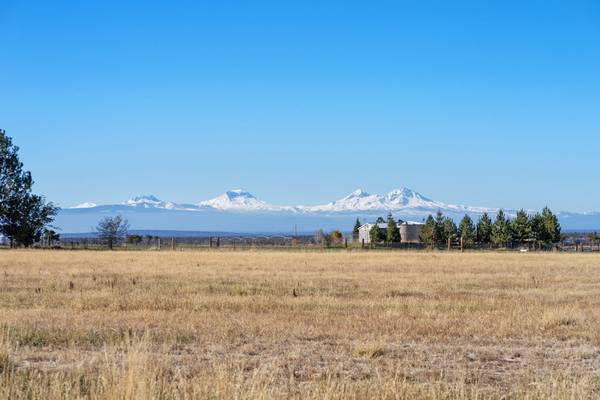 13902 Riggs RD, Powell Butte, OR 97753