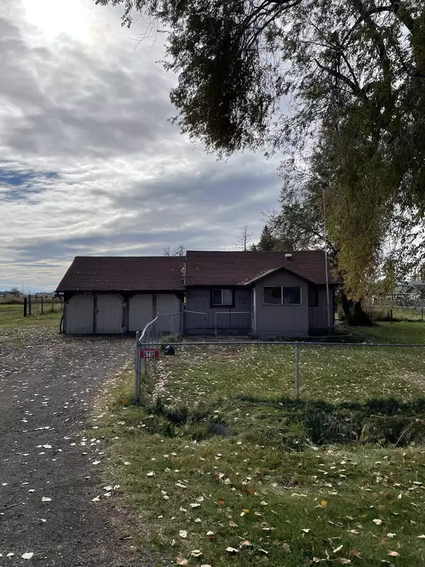 6712 Airway DR, Klamath Falls, OR 97603