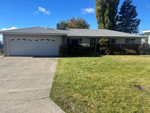 1240 Carlson DR, Klamath Falls, OR 97603