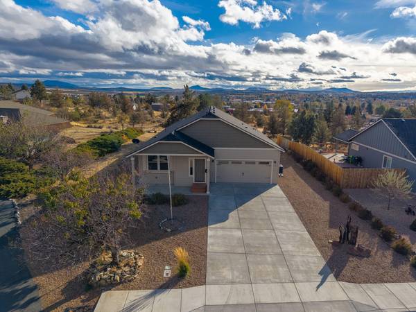 457 Shady LN, Madras, OR 97741