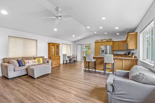 Phoenix, OR 97535,100 Rhonda LN