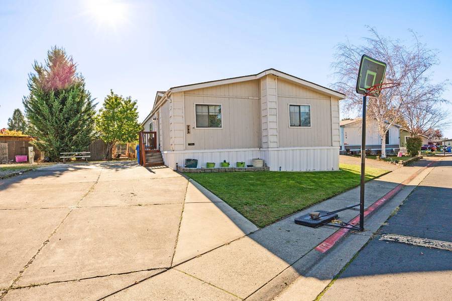 3600 Avenue G #104, White City, OR 97503