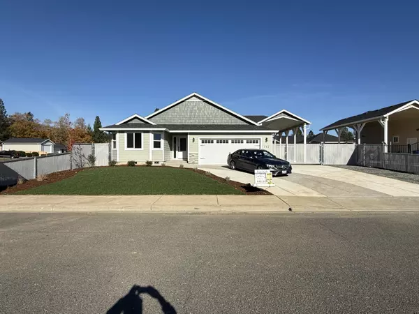 147 Cabernet CIR,  Cave Junction,  OR 97523