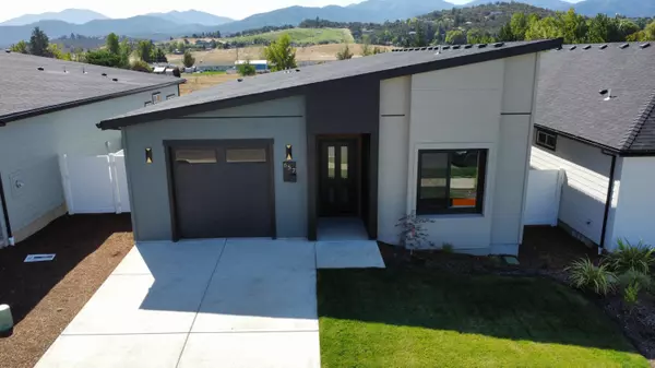 Medford, OR 97501,657 Terrazzo WAY