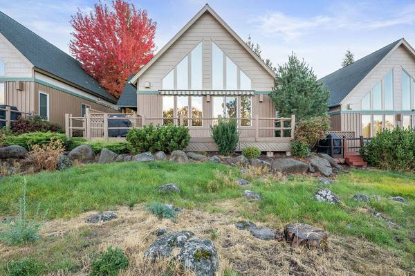 4645 Marsh Hawk DR, Klamath Falls, OR 97601