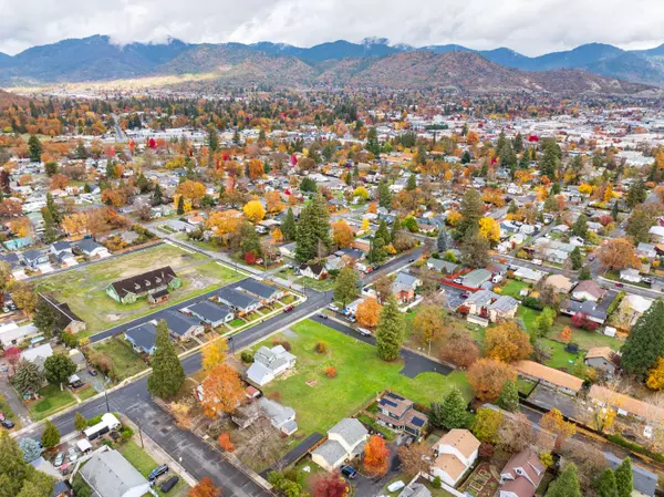 Grants Pass, OR 97526,820 Peterson CT