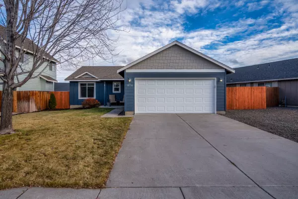 Redmond, OR 97756,974 25th LN