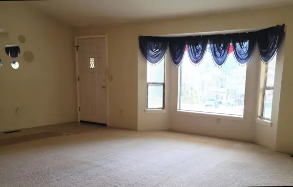 Grants Pass, OR 97526,1527 Thompson WAY