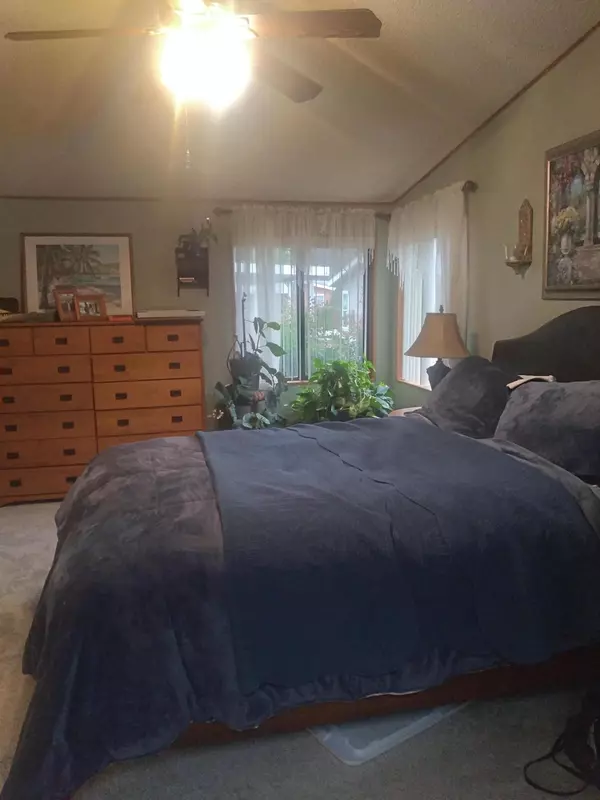 Grants Pass, OR 97527,1856 Hazelwood DR #0