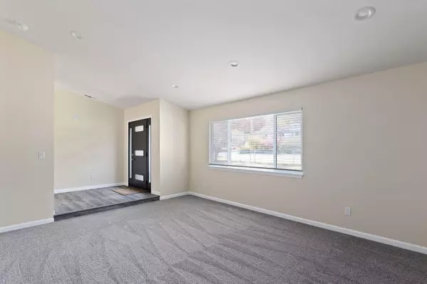 Grants Pass, OR 97526,1835 Candler AVE
