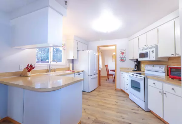 Bend, OR 97702,20964 Westview DR