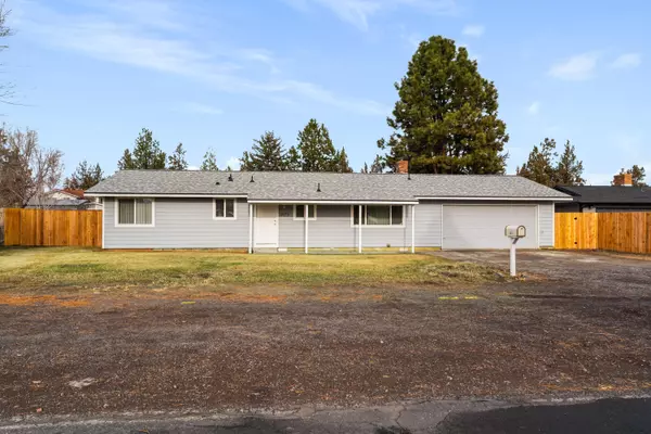 2673 Evergreen AVE, Redmond, OR 97756