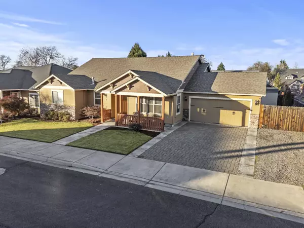 Eagle Point, OR 97524,338 Cherry Wood