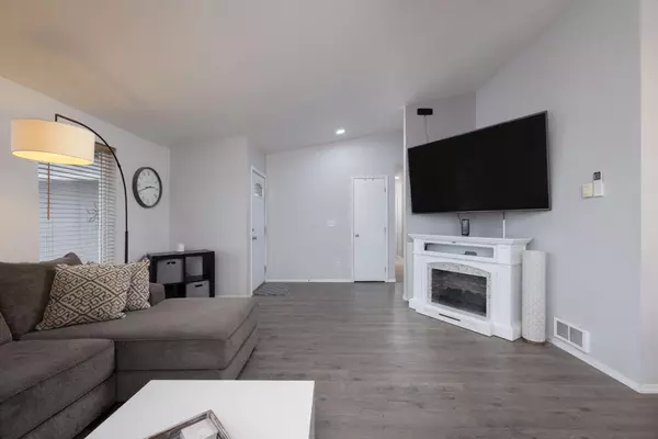 Madras, OR 97741,590 H ST