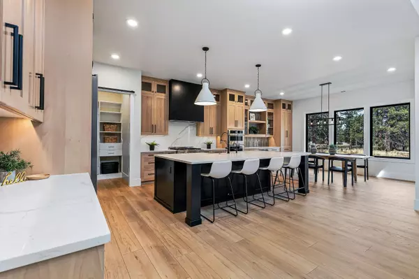 Bend, OR 97702,19550 Buck Canyon RD