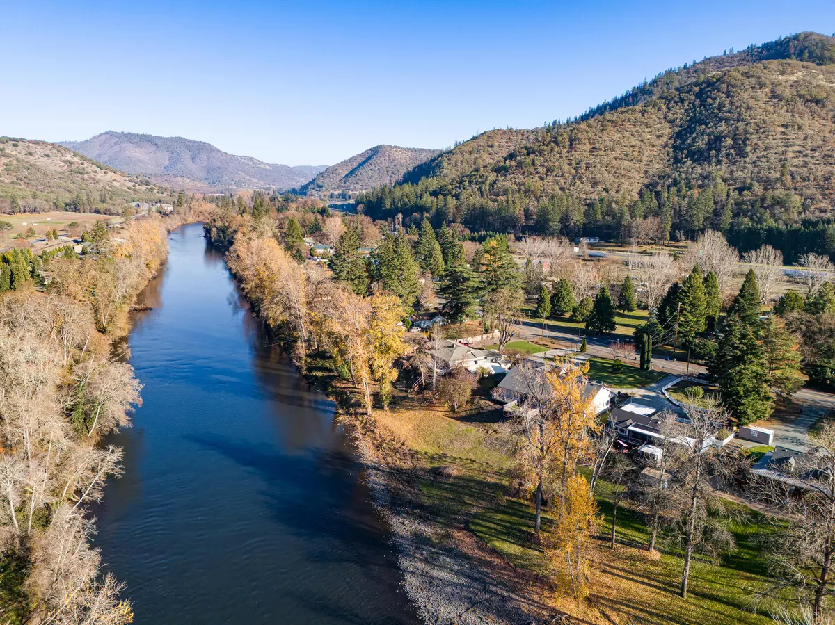 Gold Hill, OR 97525,1424 Rogue River HWY