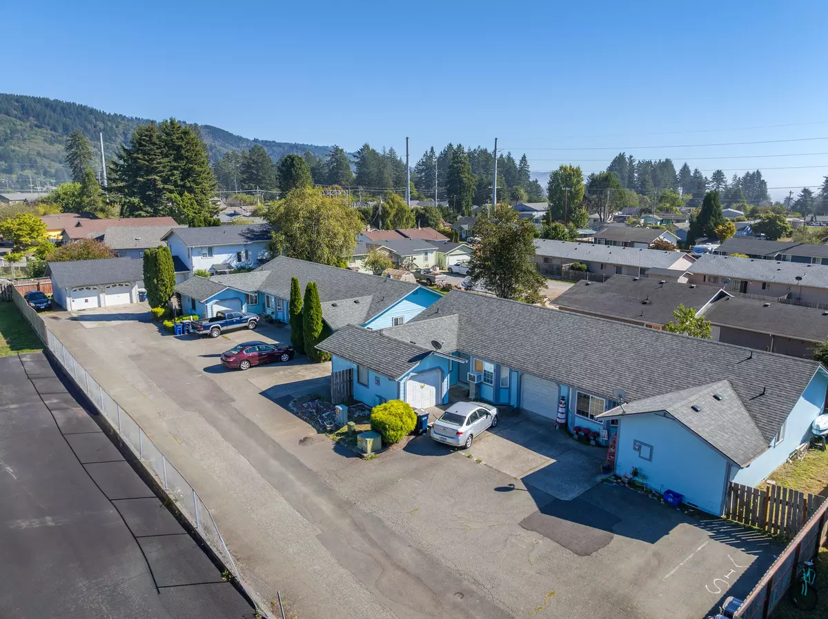 Brookings, OR 97415,716 Pioneer RD