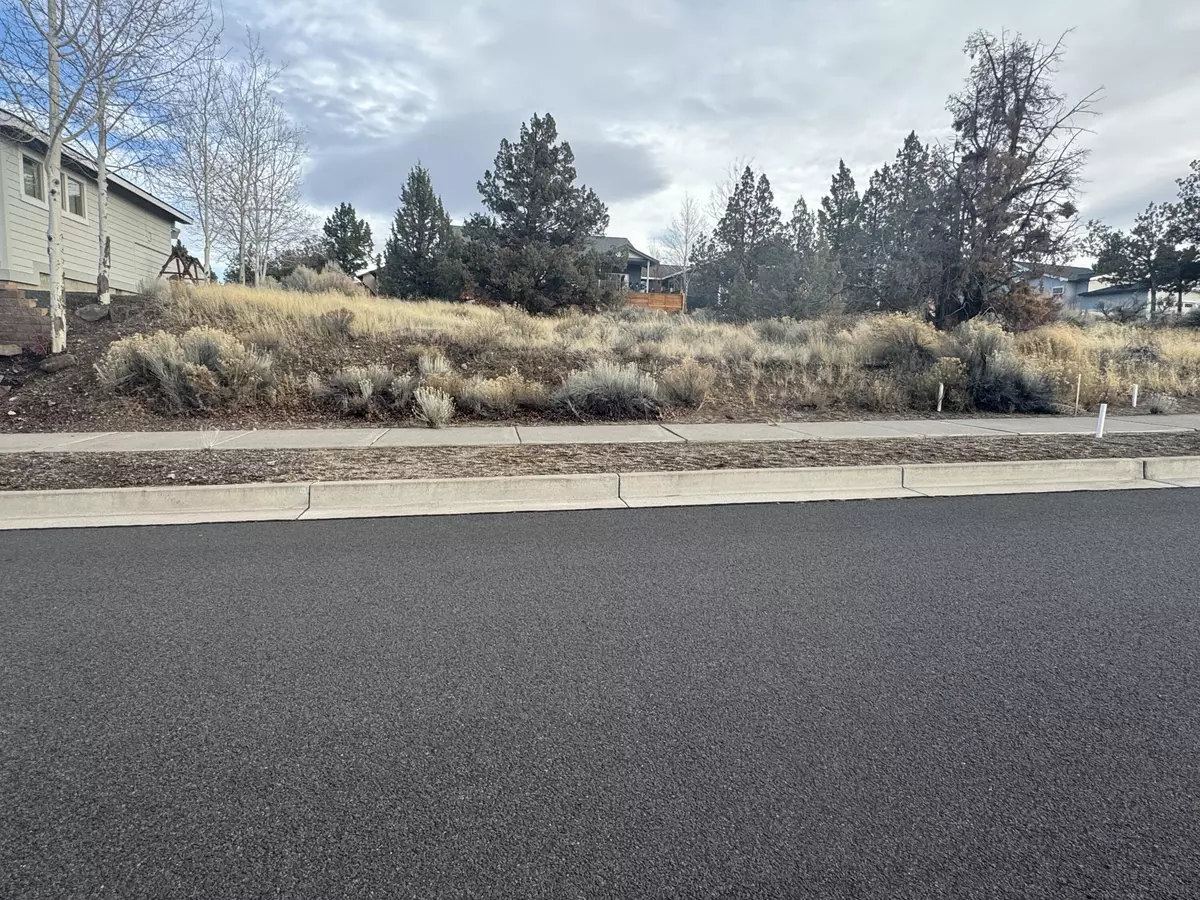 Madras, OR 97741,Larkspur DR #81