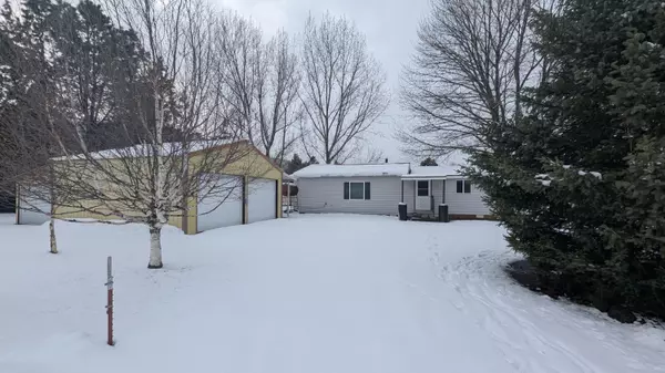 Klamath Falls, OR 97601,14008 Ravenwood DR