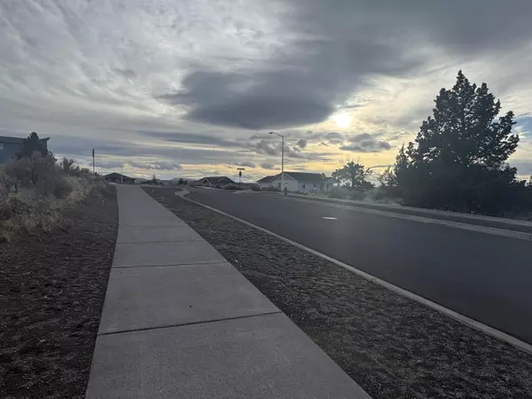 Madras, OR 97741,Larkspur DR #82